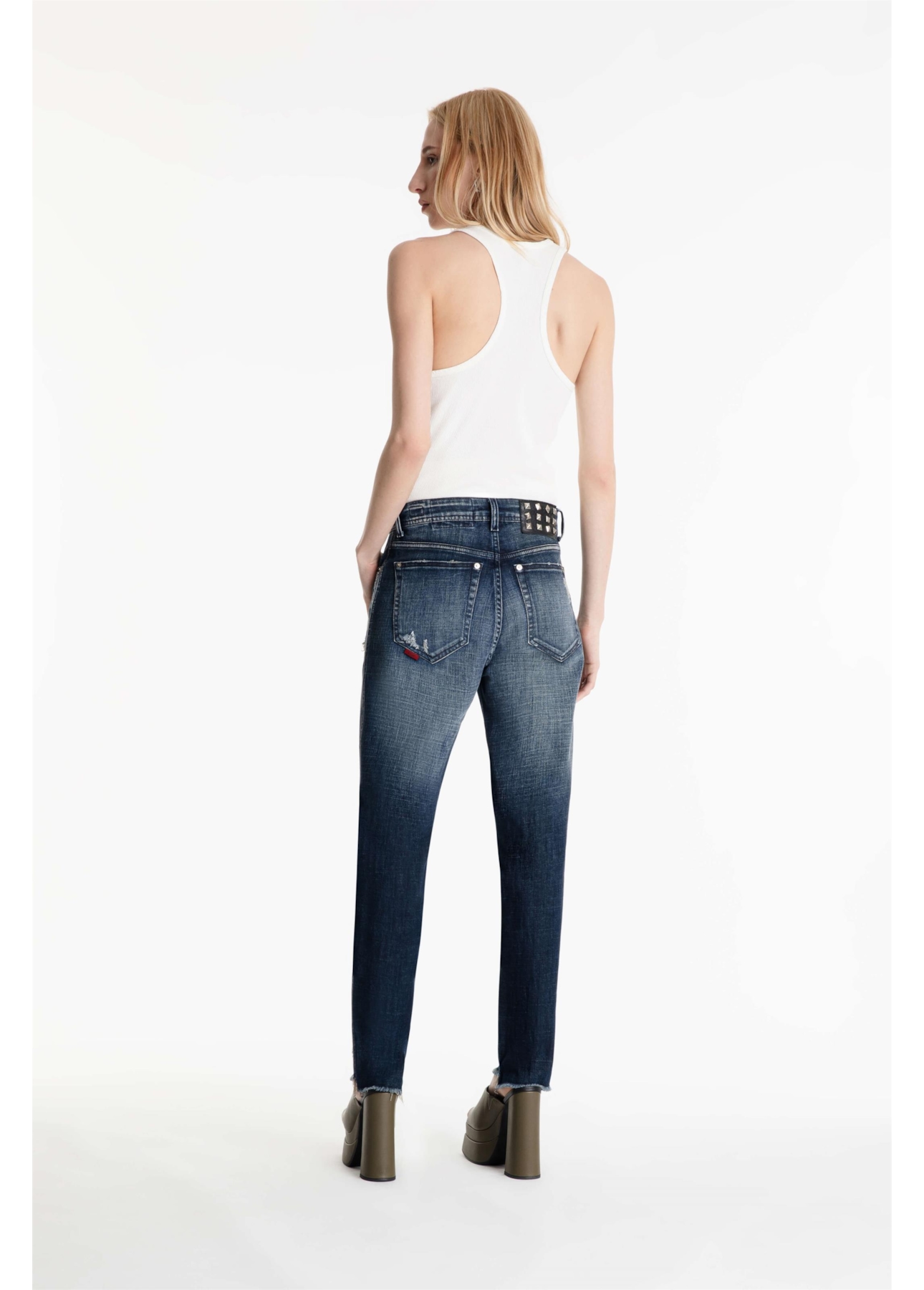 Calça Visco Indigo Elastic Mom 1885-Lav.Esc.C/ Cerzidos