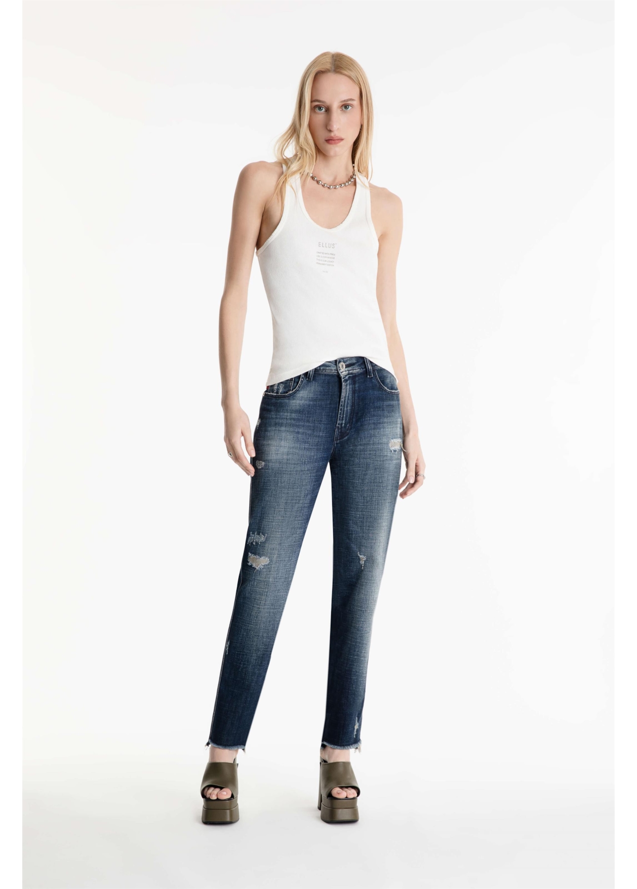 Calça Visco Indigo Elastic Mom 1885-Lav.Esc.C/ Cerzidos