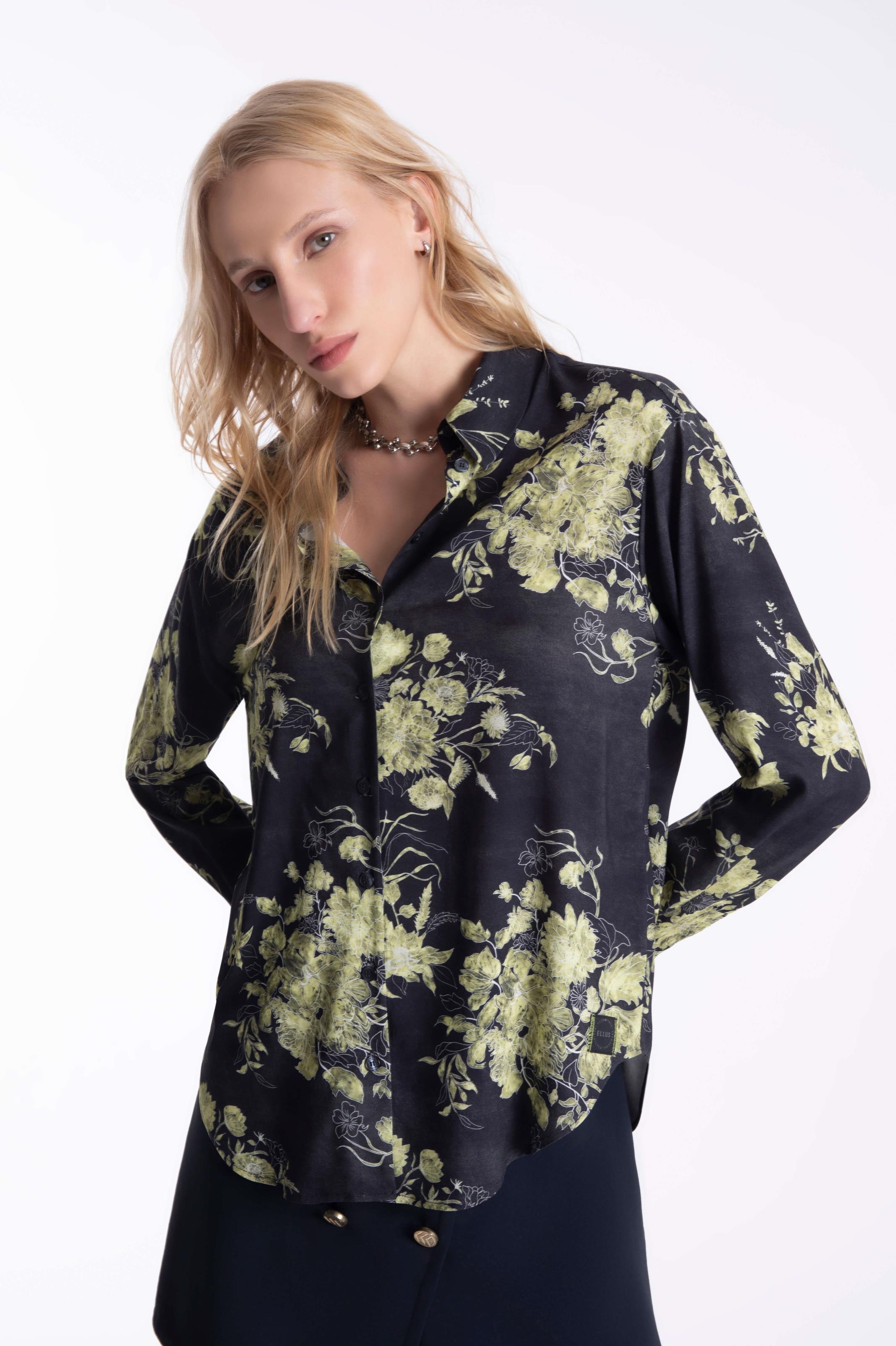 maison de Dolce. blossom cami ブラック Camisa Blossom Classic Padrao 1