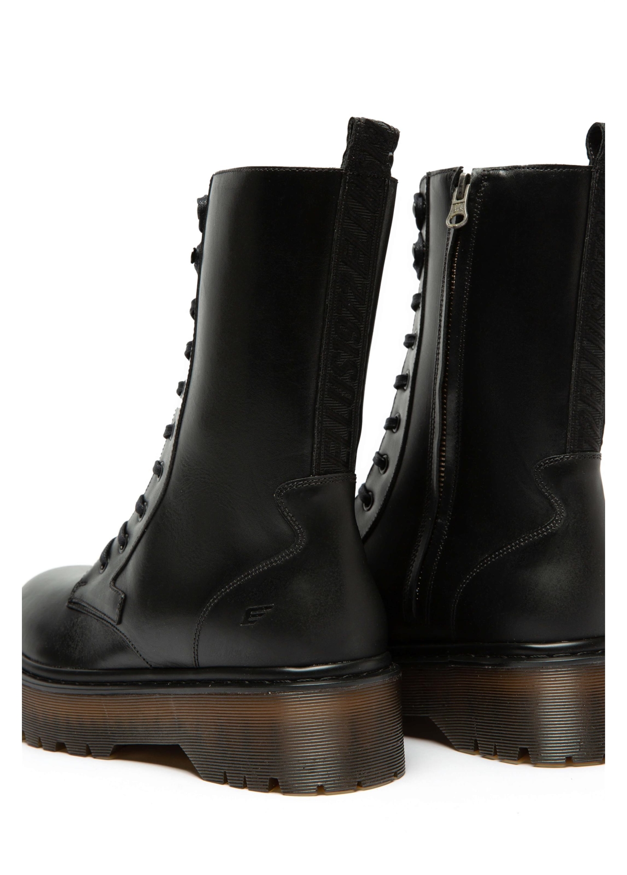 Coturno Ellus Treking Preto