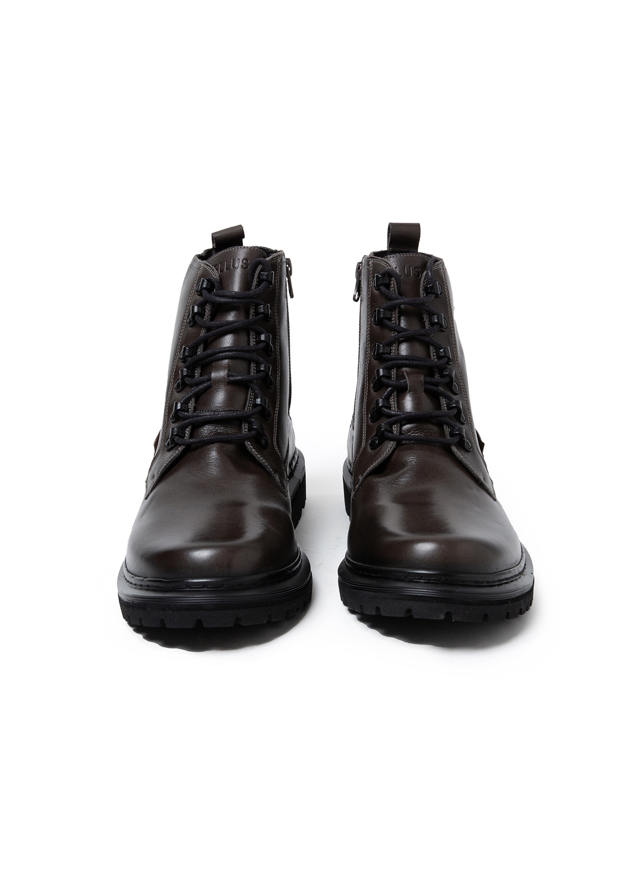 Coturno Isaac Ellus Charcoal