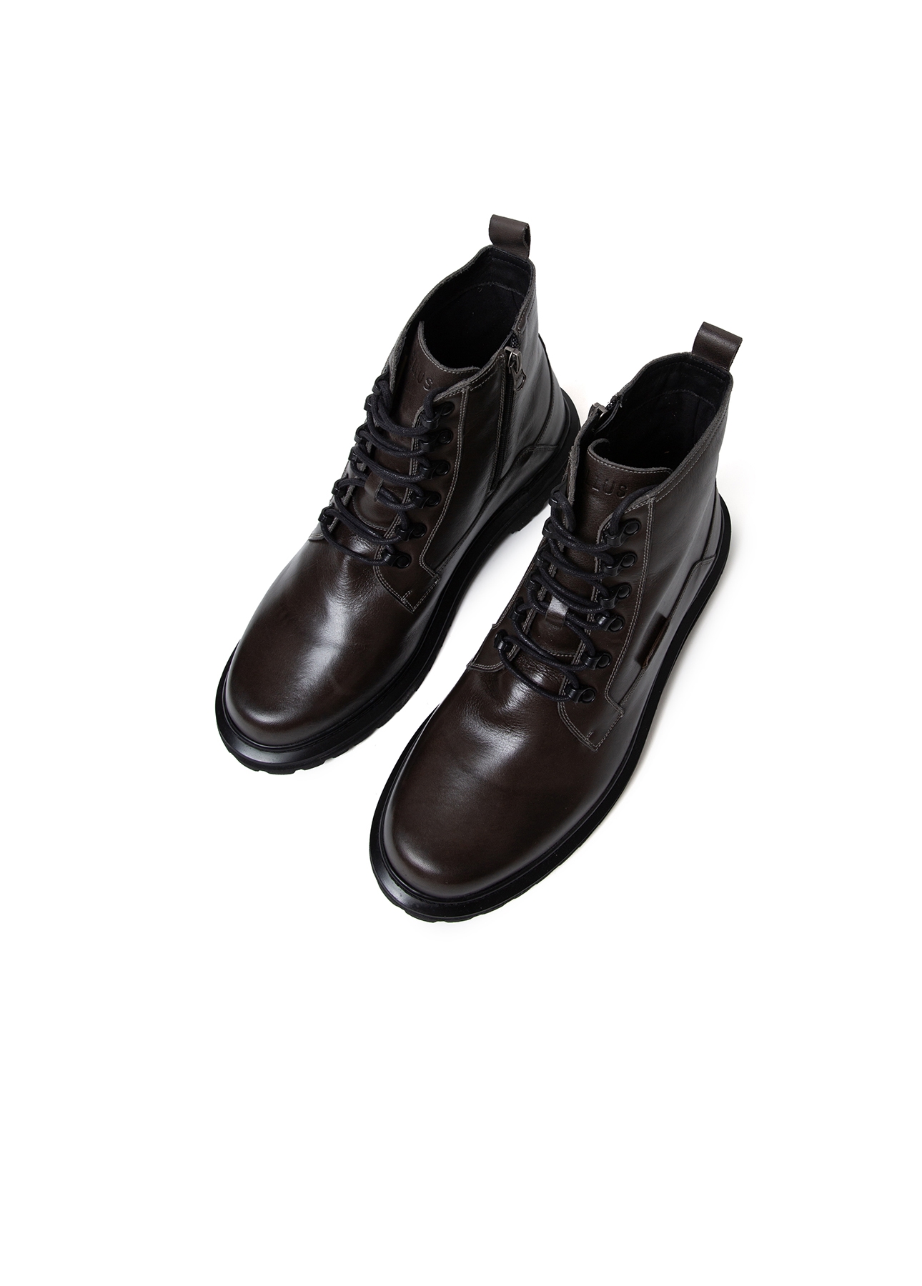 Coturno Isaac Ellus Charcoal