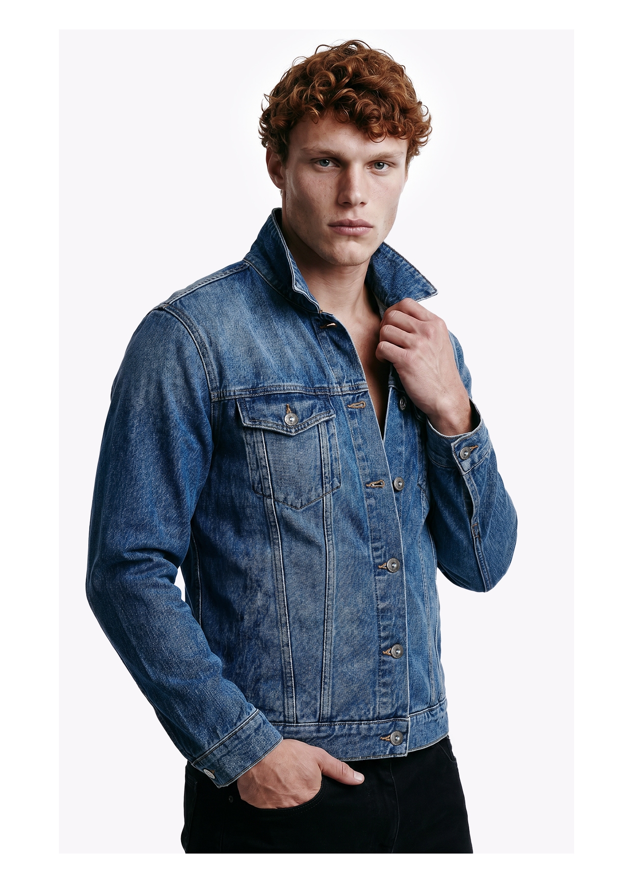 Jaqueta Classic Denim Elastic Basica e Asa Lav.Claro C/ Tie Dye
