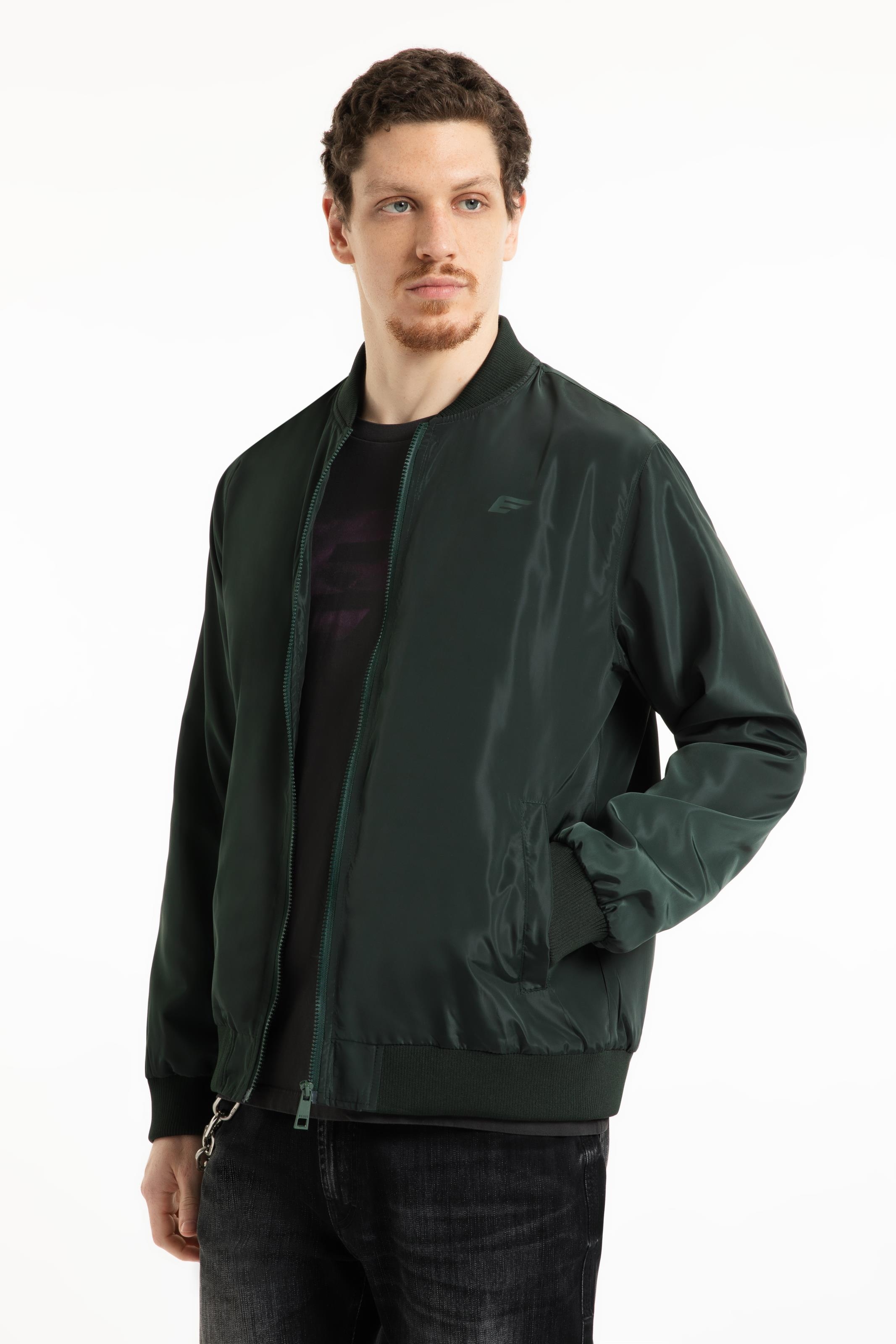 Jaqueta Nylon Light Bomber Verde Escuro