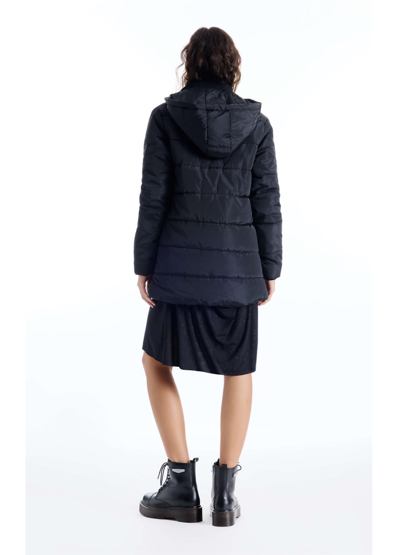 Jaqueta Ribbon Down Quilted Puffer Jacket Preto