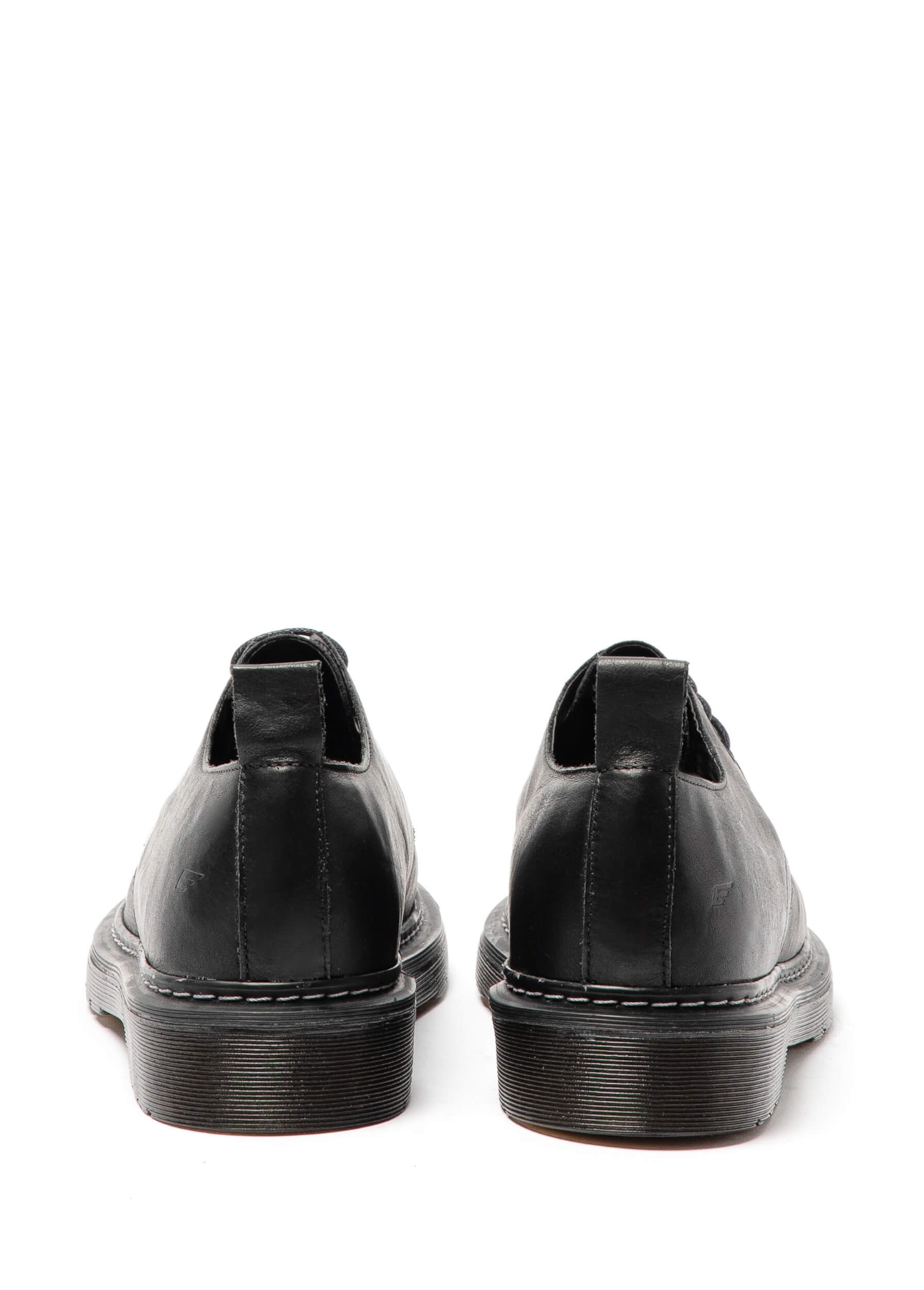 Louis Derbys Ellus Preto