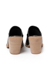 Mule Jade Ellus Preto