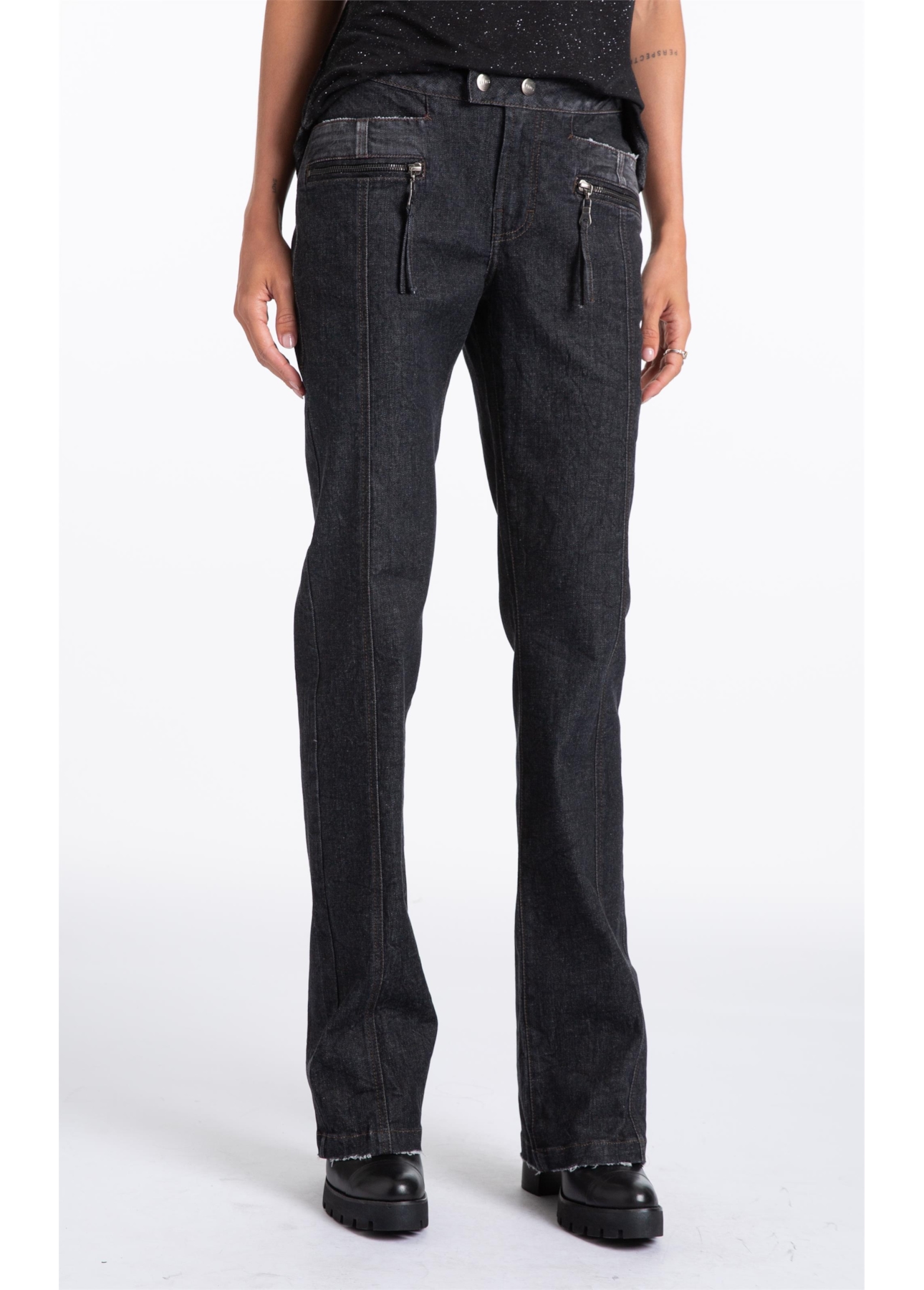 Ocean Elastic (Low Rise Bootcut) Zíper Lav.Black Com Resina