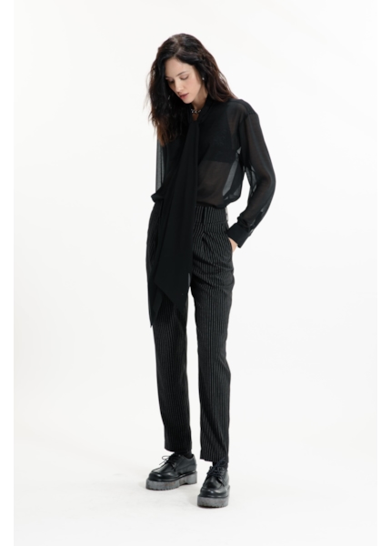 Pin Stripe High Carrot Preto