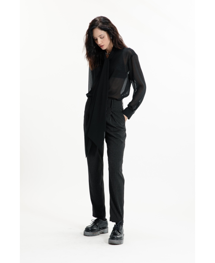 Pin Stripe High Carrot Preto