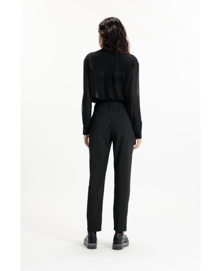 Pin Stripe High Carrot Preto