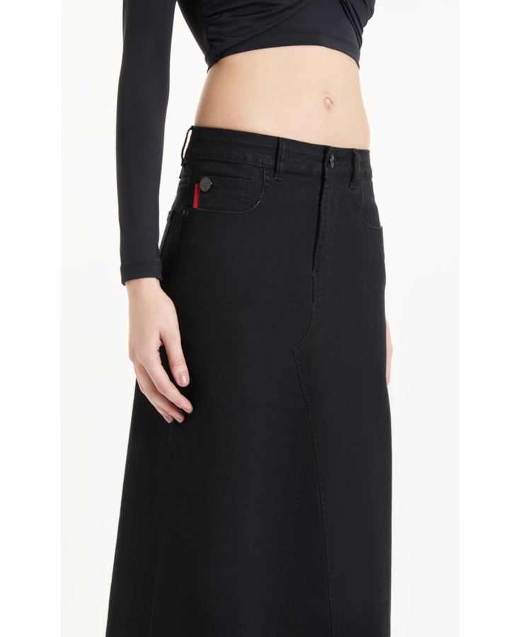 Saia First Black Lav. Amaciado