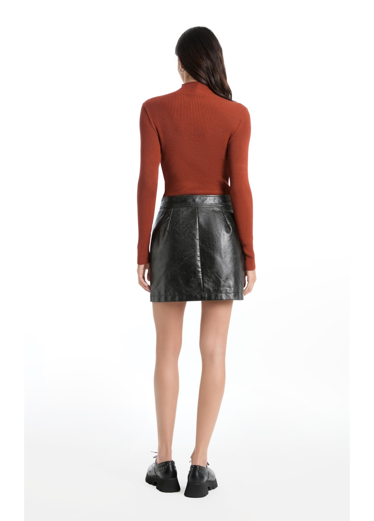 Saia Vegan leather Aged Preto
