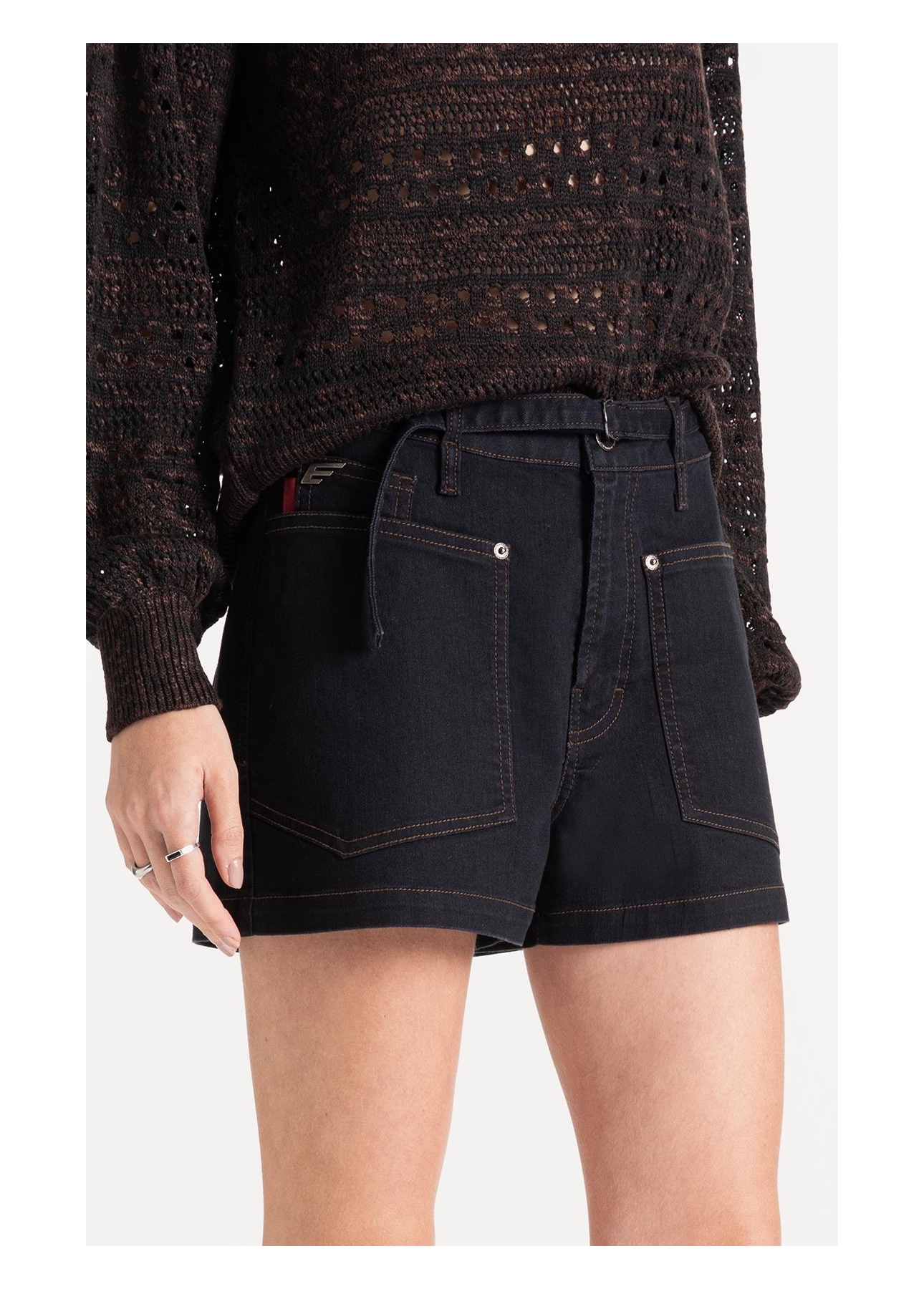 Short First Black Evase Amaciado