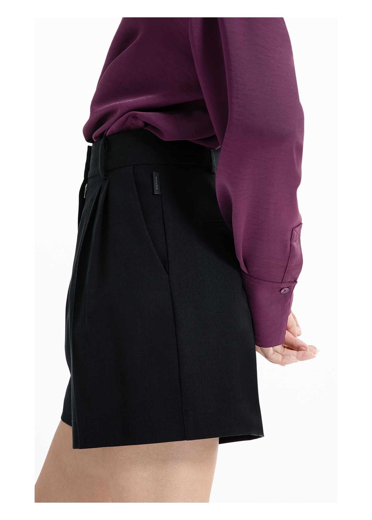 Short Tailoring Pleats Preto