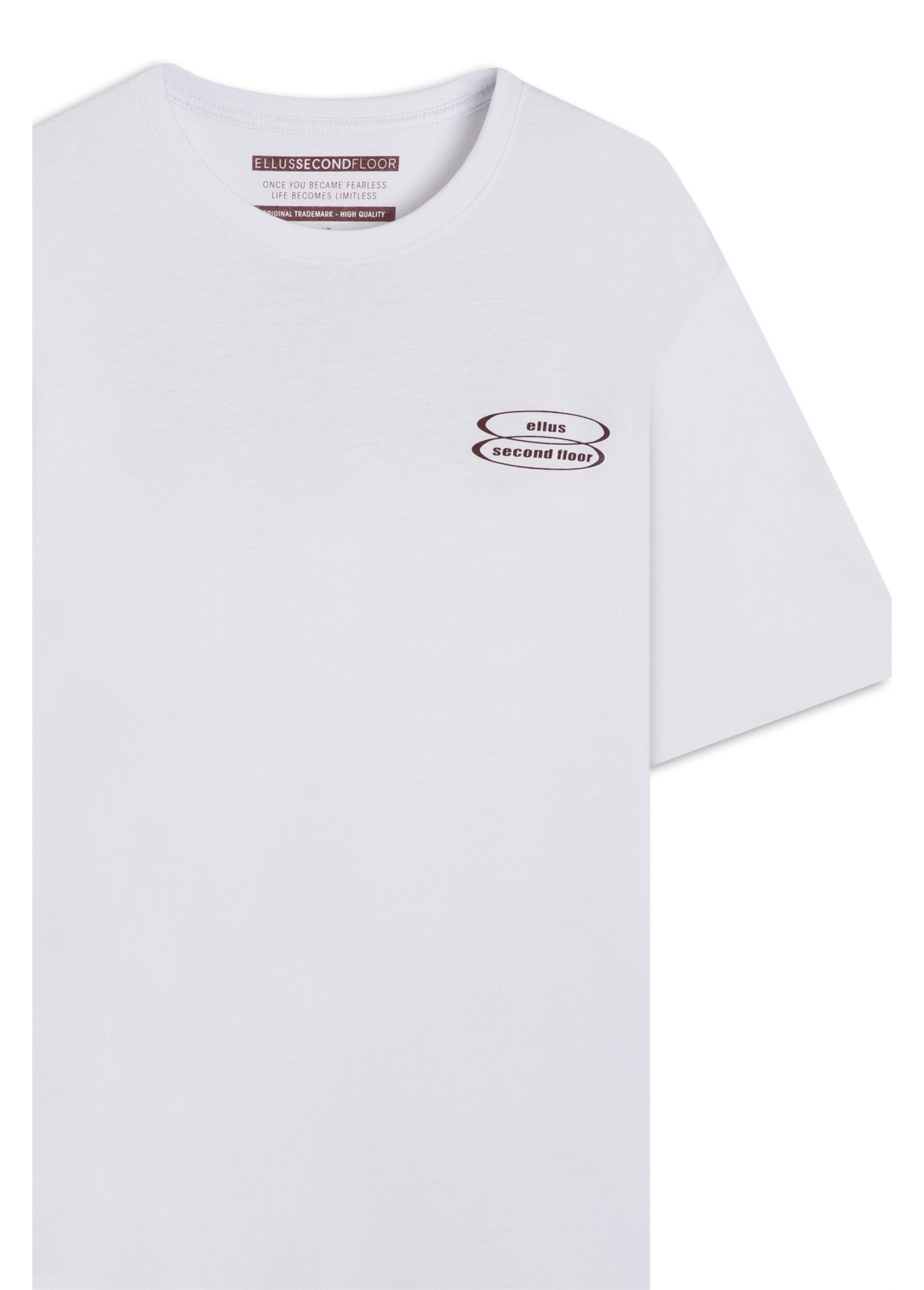 T-Shirt Fine Places Over Branco