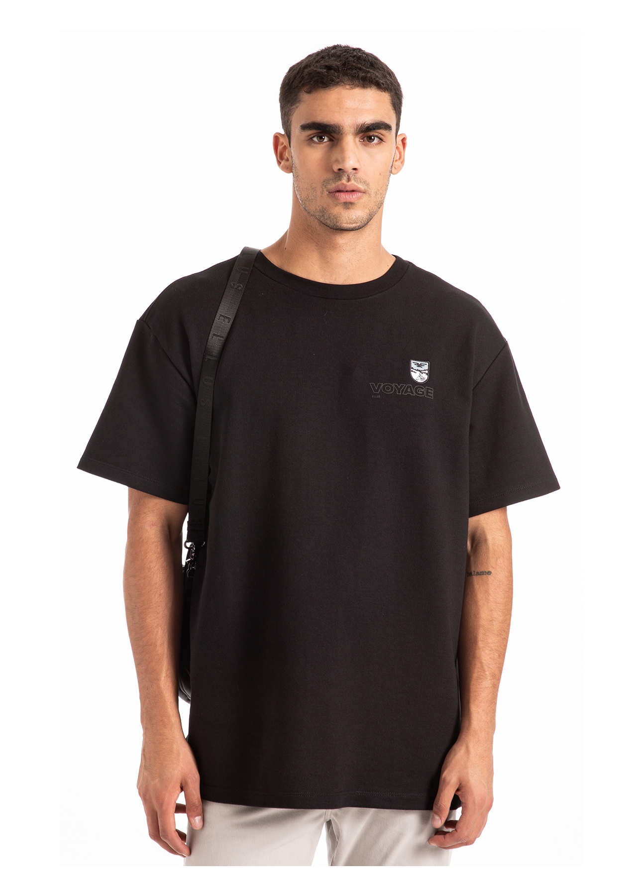 T-Shirt Fleece Flower Embroidery Preto