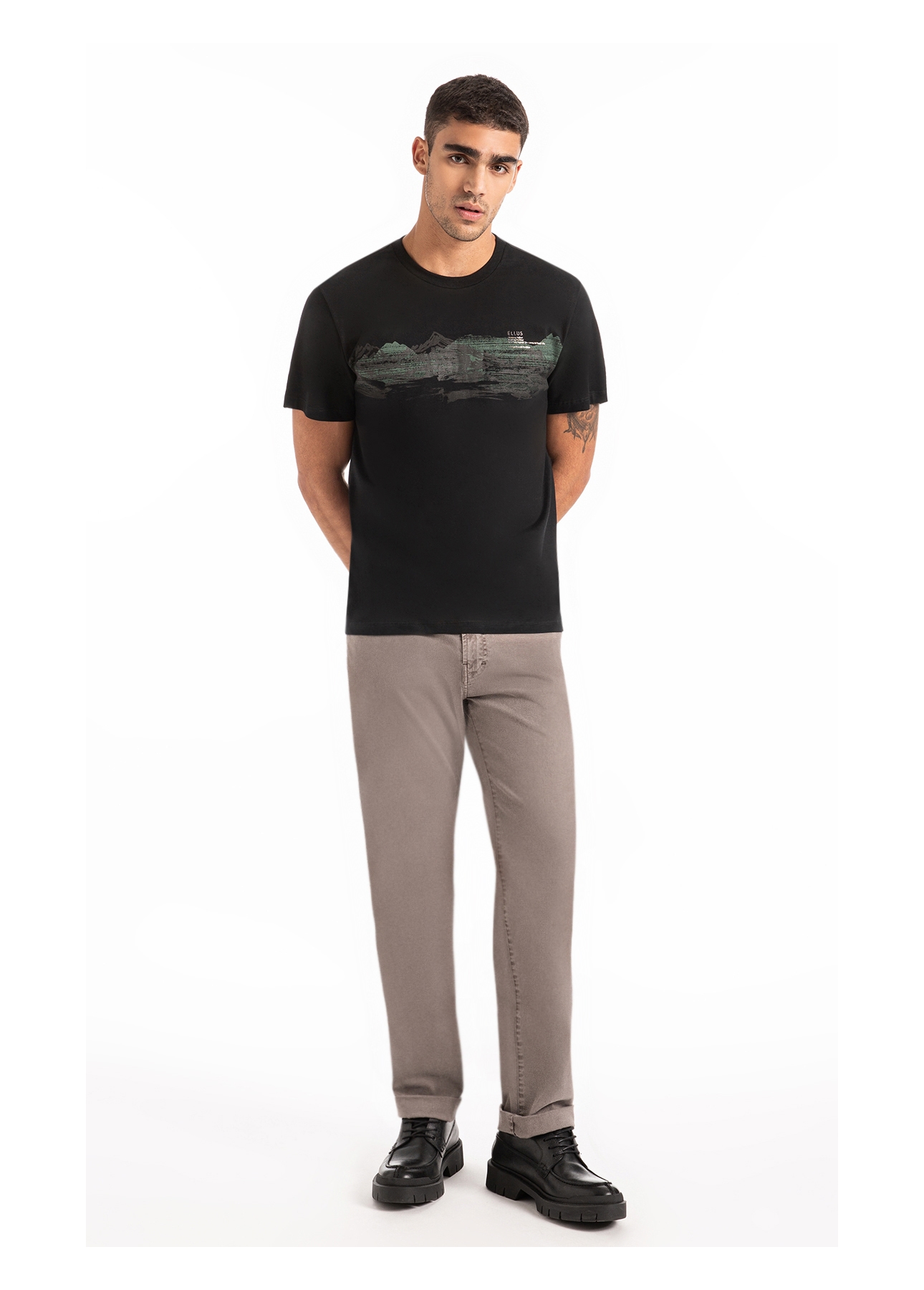 T-Shirt Mountain Range Classic Preto