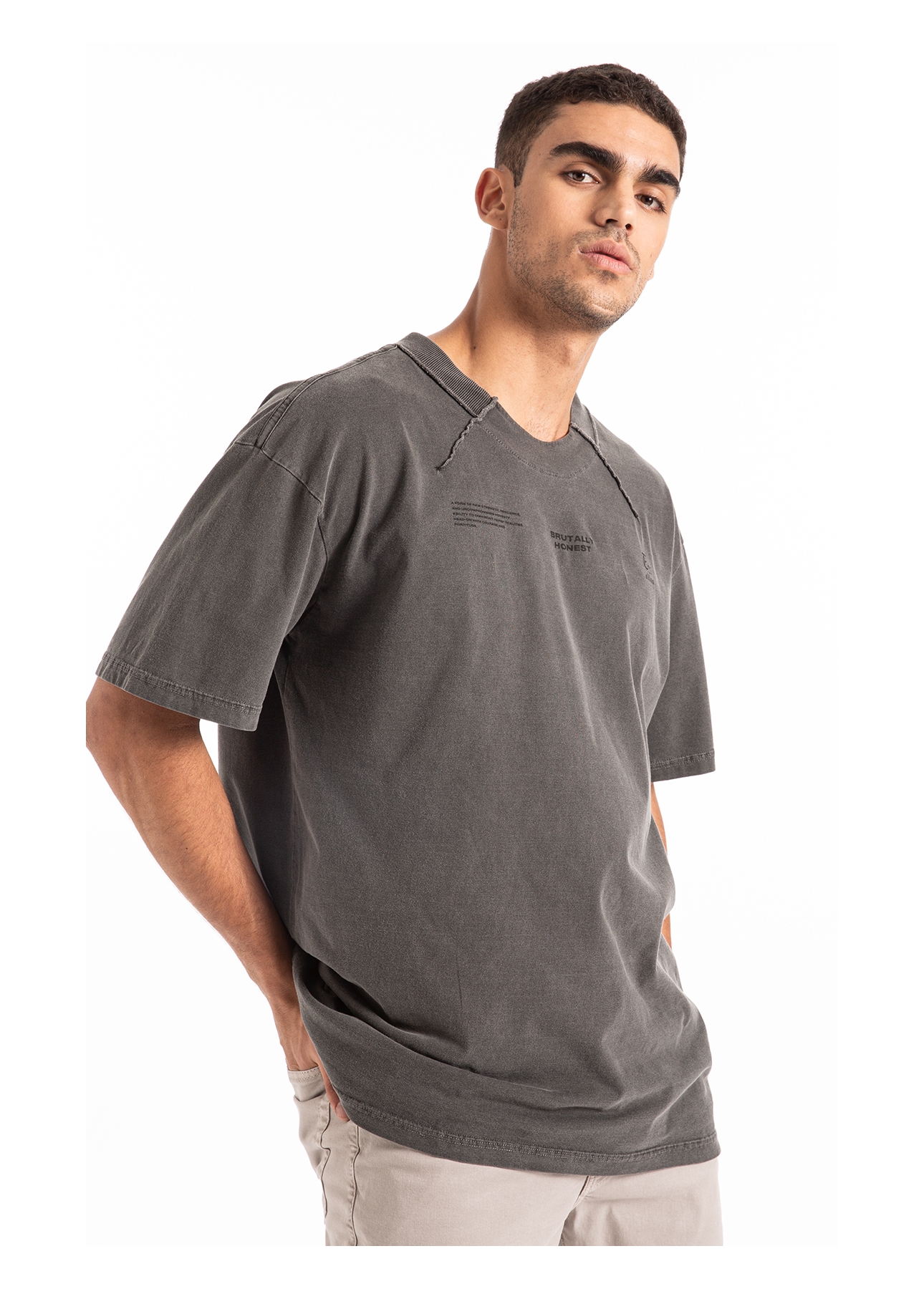 T-Shirt Washed Brutally Over Grafite