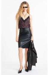 Vegan Leather Pencil Skit Preto