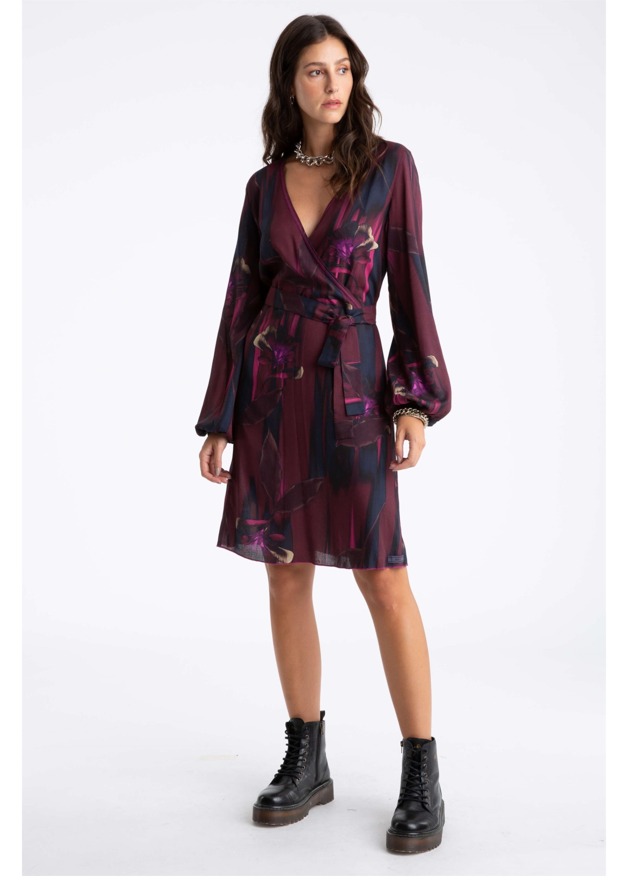 Vestido Incandescente Overlap Contrast Dark Wine