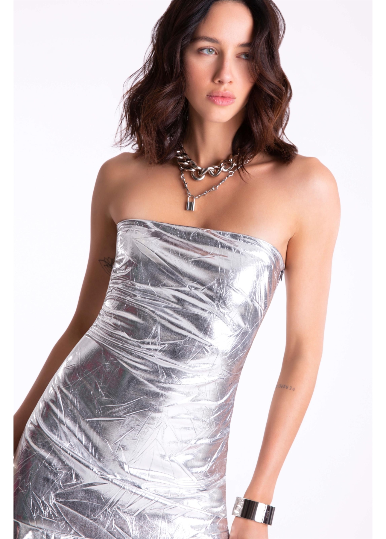 Vestido Laminado Strapless Prata