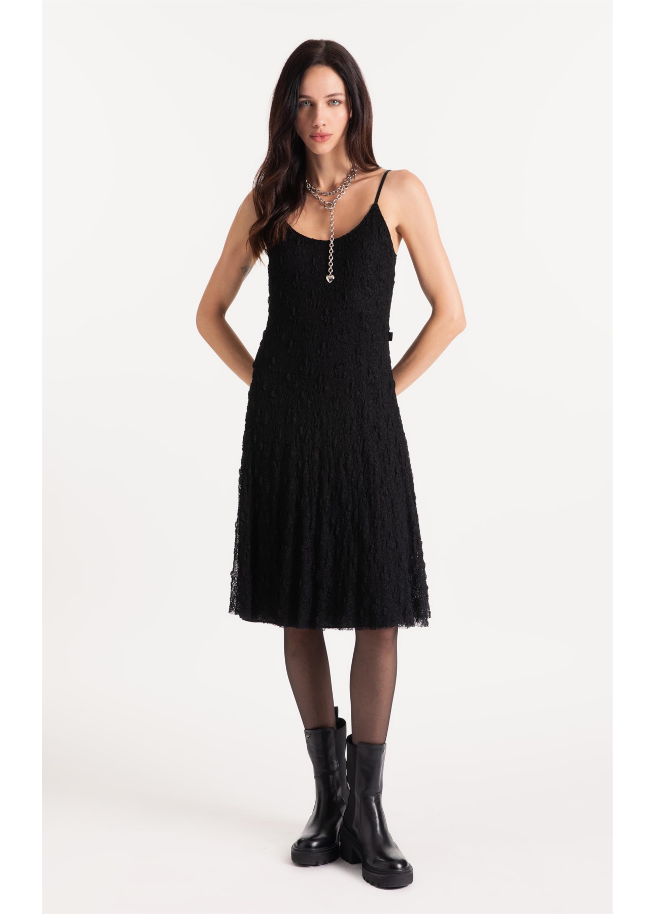Vestido Larios Strappy Knee Preto