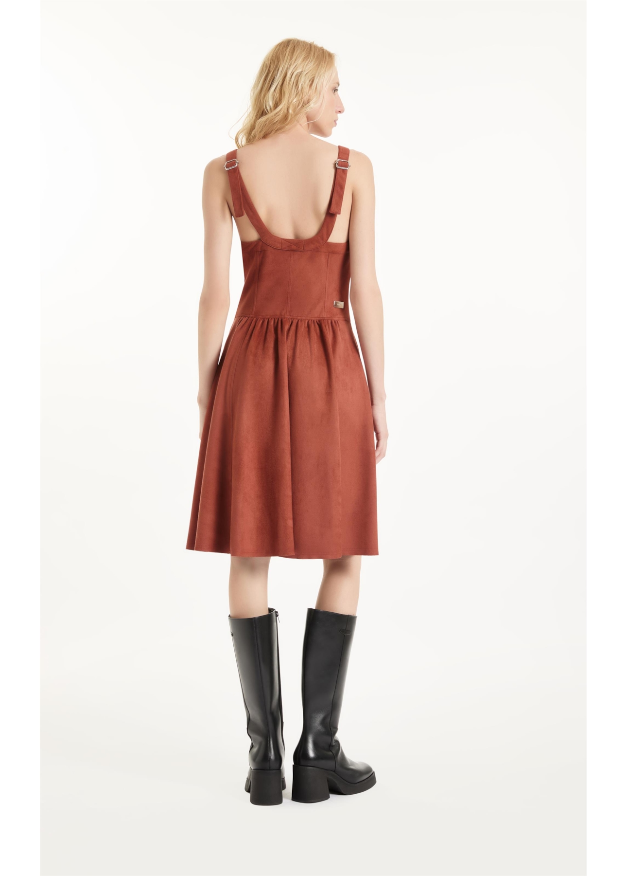 Vestido Nobu Recortes Terra