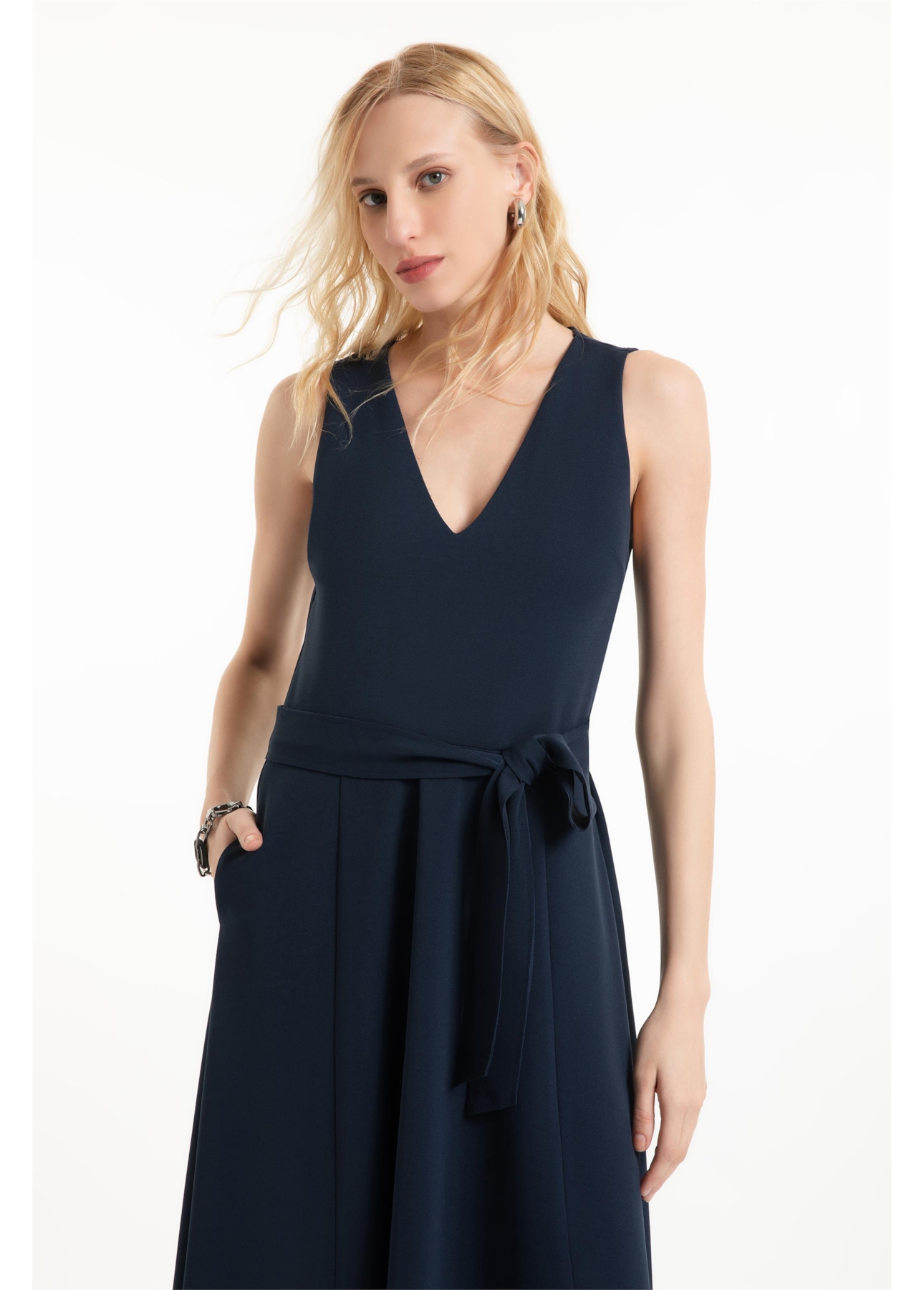 Vestido Scuba Crepe v Neckline Curto Marinho
