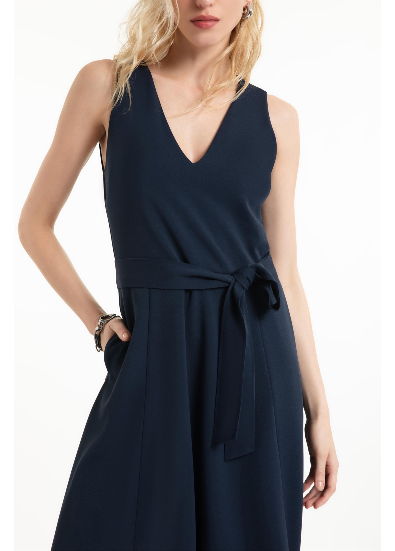 Vestido Scuba Crepe v Neckline Curto Marinho