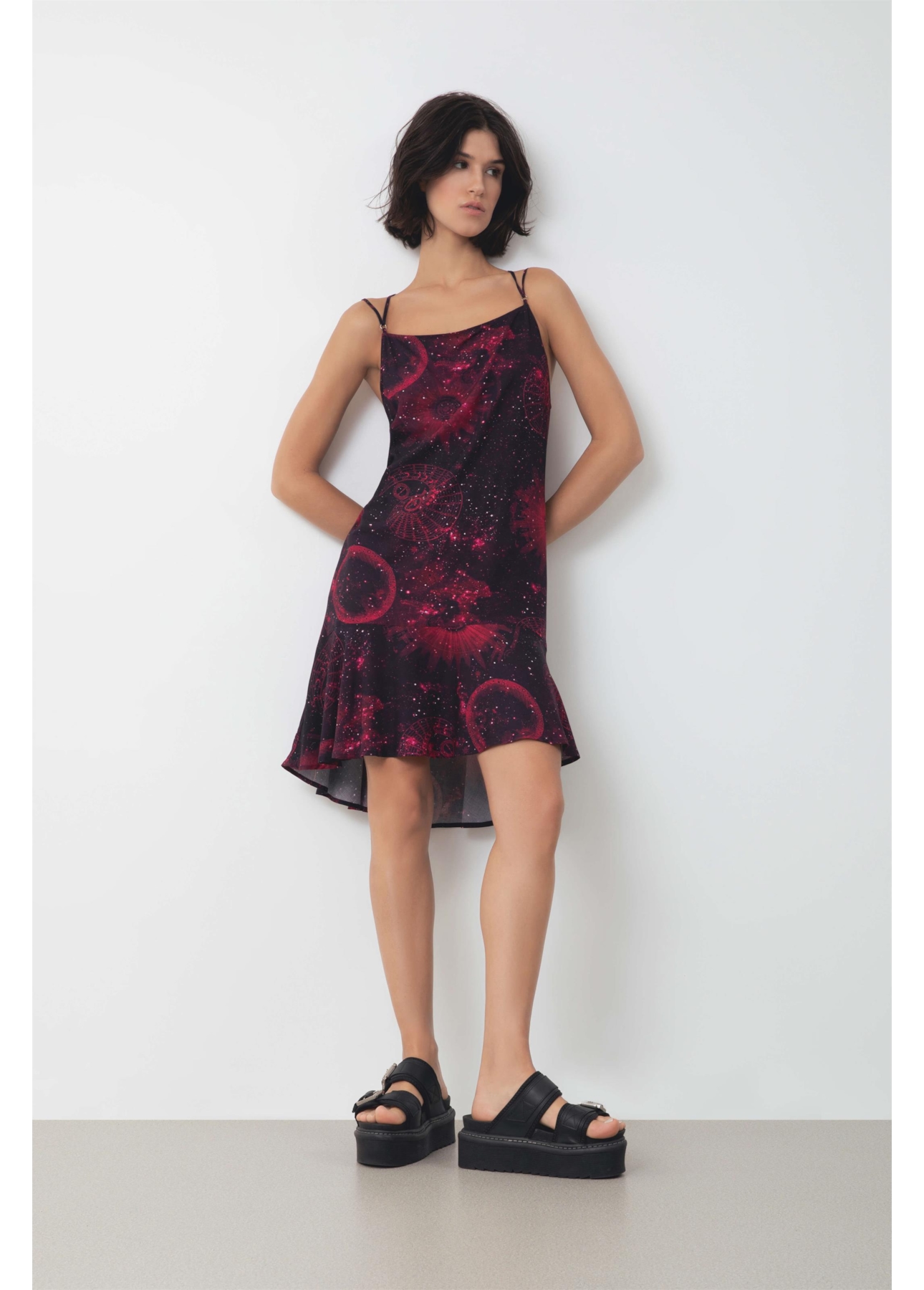 Vestidos Mystical Space Strappy Padrao 2